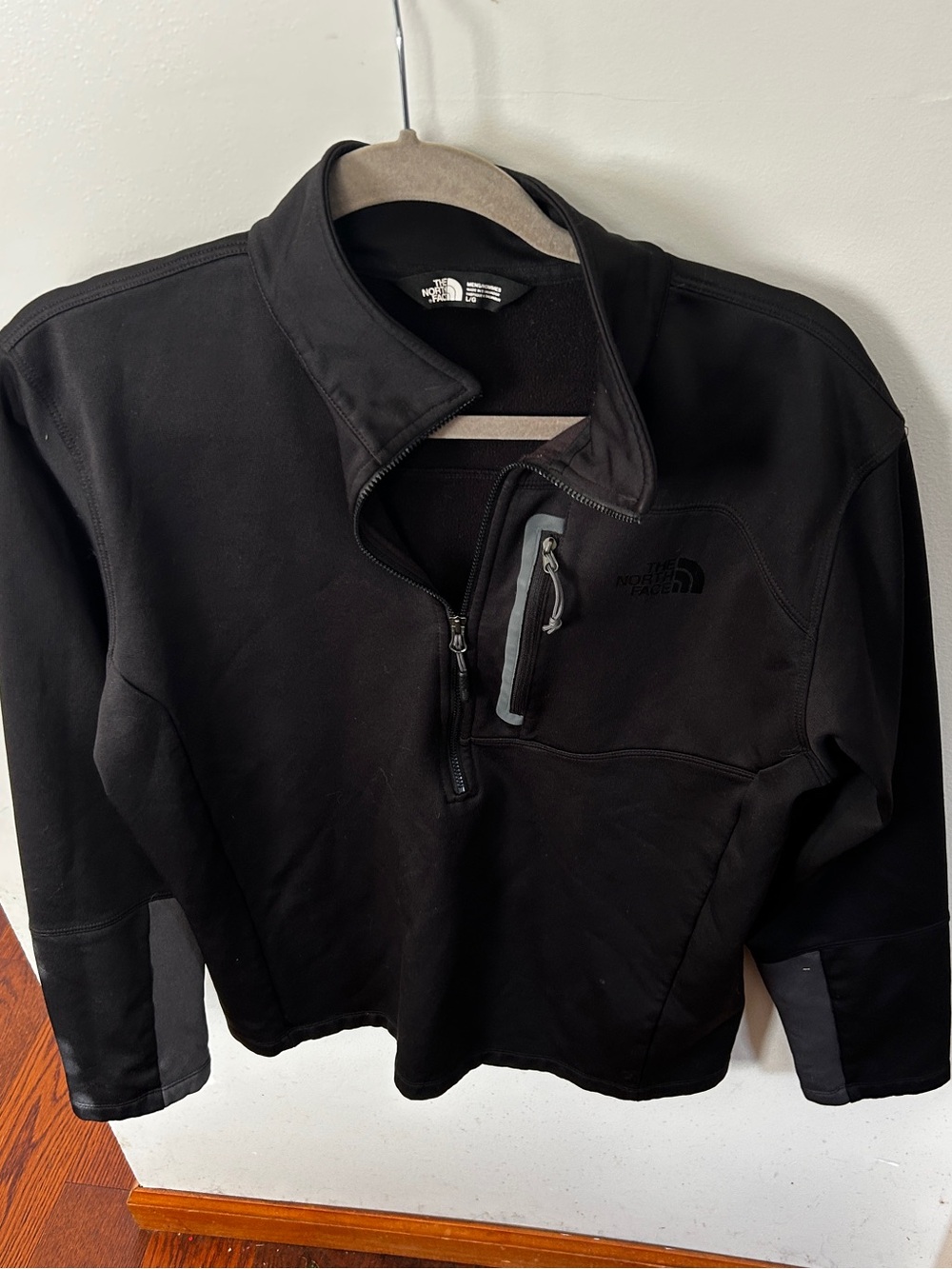 The North Face Men’s Large Black 1/4 Zip Fleece Pullover Chest Pocket